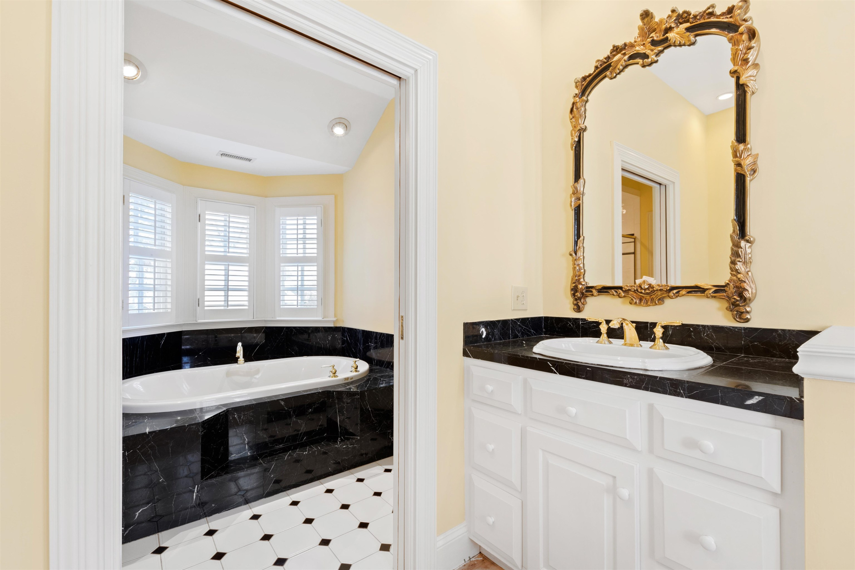 1718 Canterbury Road Raleigh, NC 27608 - Photo 25 of 30 Photo 25