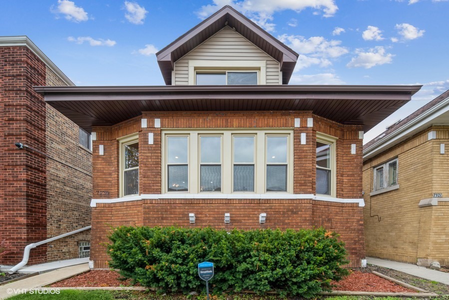 7930 South Perry Avenue Chicago, IL 60620 - Photo 1 of 11