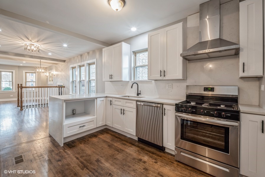 7930 South Perry Avenue Chicago, IL 60620 - Photo 6 of 11