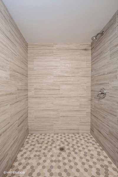 7930 South Perry Avenue Chicago, IL 60620 - Photo 9 of 11