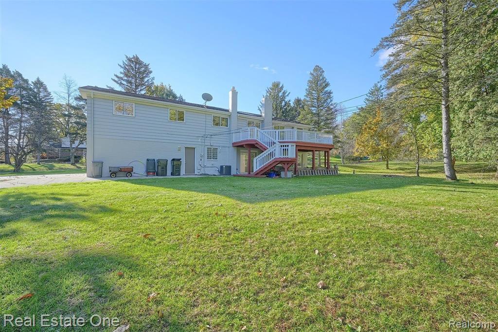 2060 Bretton Drive South Rochester Hills, MI 48309 - Photo 31 of 39