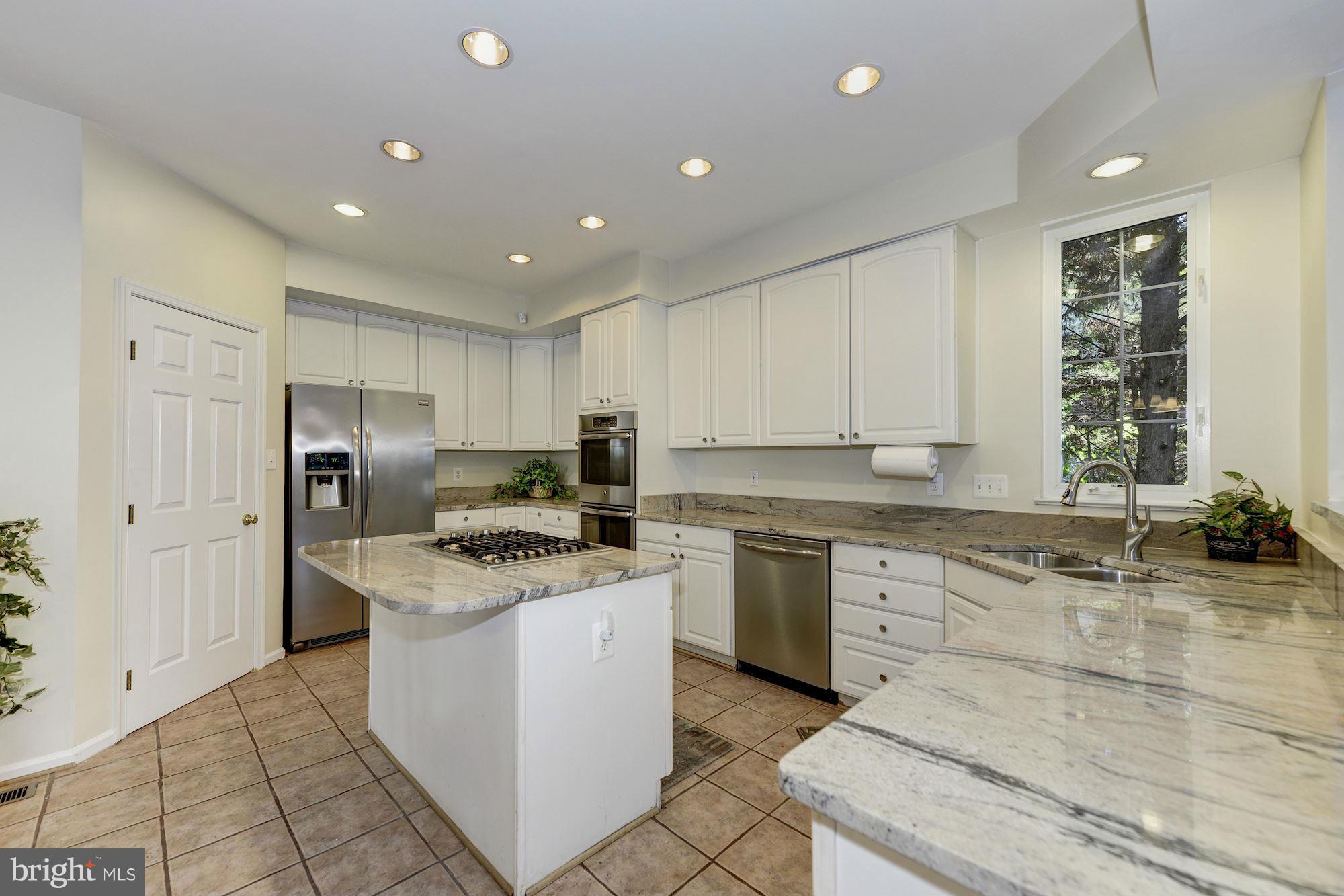 6709 Catskill Road Lorton, VA 22079 - Photo 8 of 30 Kitchen