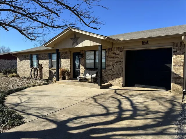 $169,900 | 1150 North Seaman Street, Eastland, TX 76448