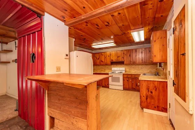 $250,000 | 14 Pinkie Lane, Southport, ME 04576