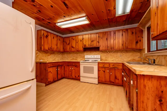 $250,000 | 14 Pinkie Lane, Southport, ME 04576