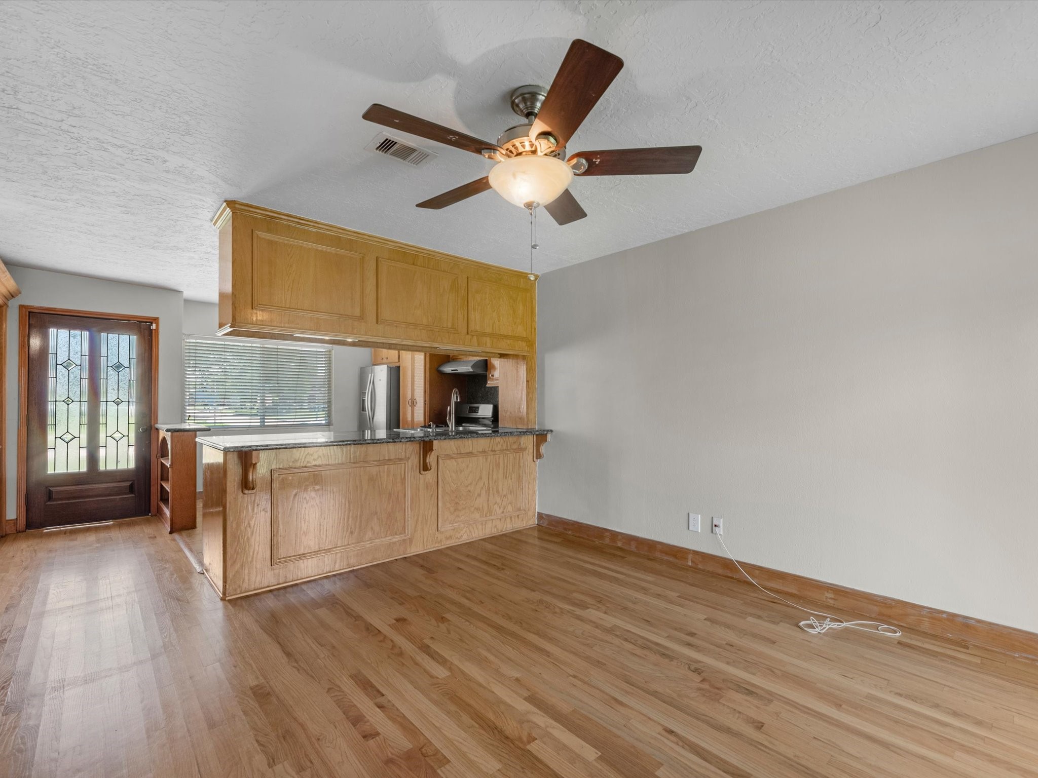10319 Dunvegan Way Houston, TX 77013 - Photo 5 of 18