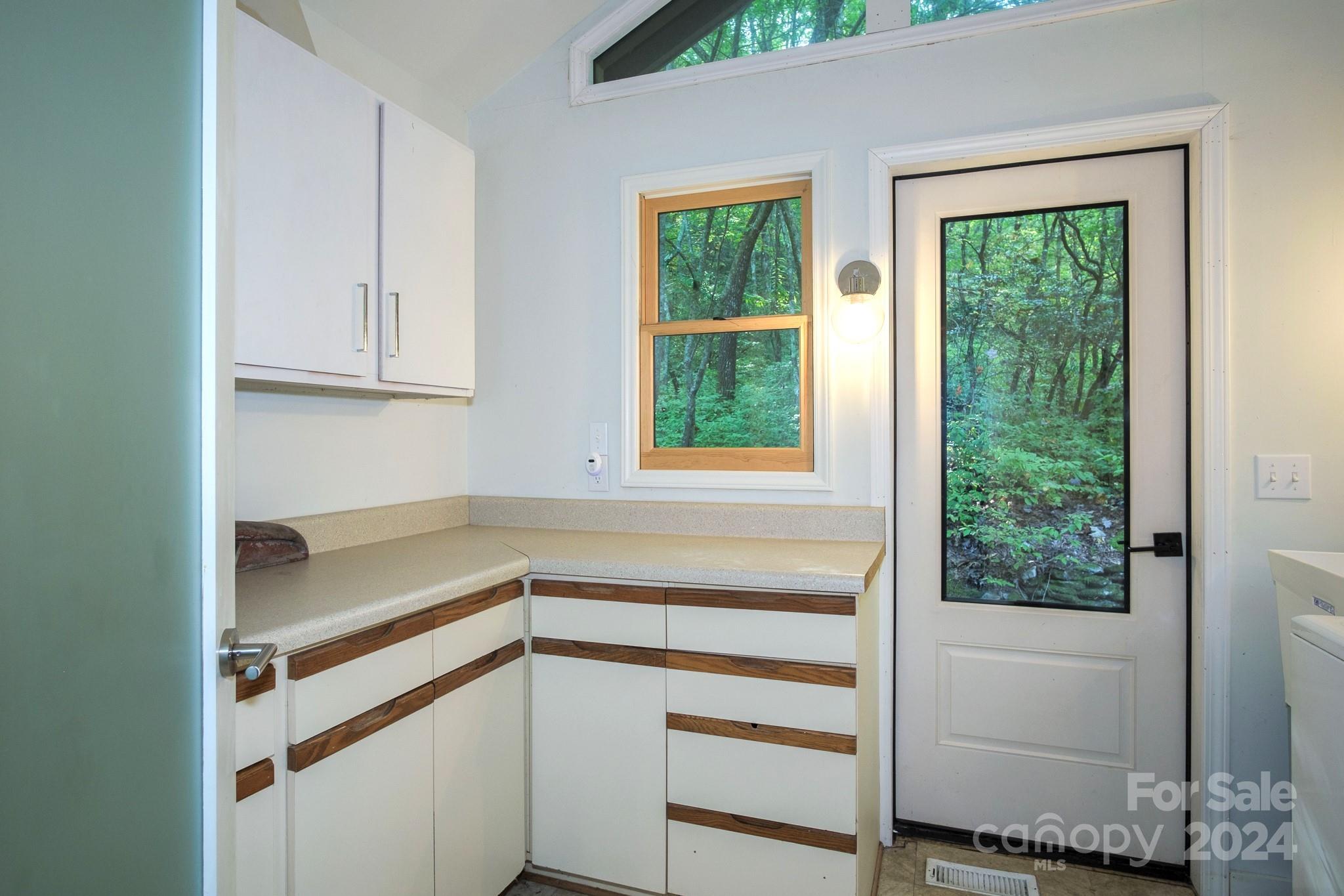 399 Oriole Road Brevard, NC 28712 - Photo 14 of 45 Gallery Image 14