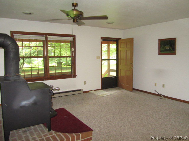 7266 Dutton Road Gloucester, VA 23061 - Photo 2 of 15