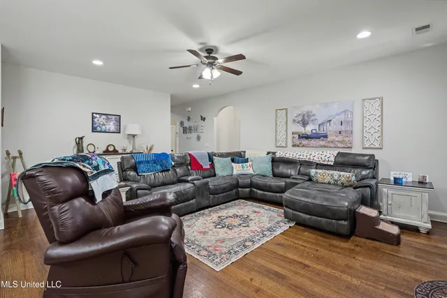 $450,000 | 5035 Wethersfield Boulevard, Olive Branch, MS 38654