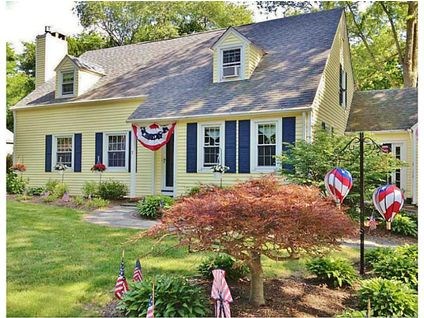 7 Surrey Road Barrington, RI 02806 - Photo 1 of 22