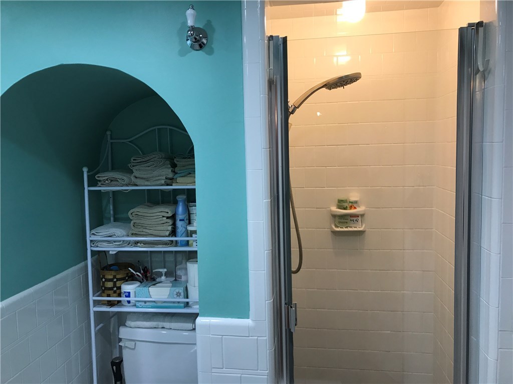7 Surrey Road Barrington, RI 02806 - Photo 15 of 22