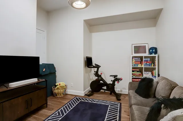 $3,500 | 2512 Hollister Road, Houston, TX 77080