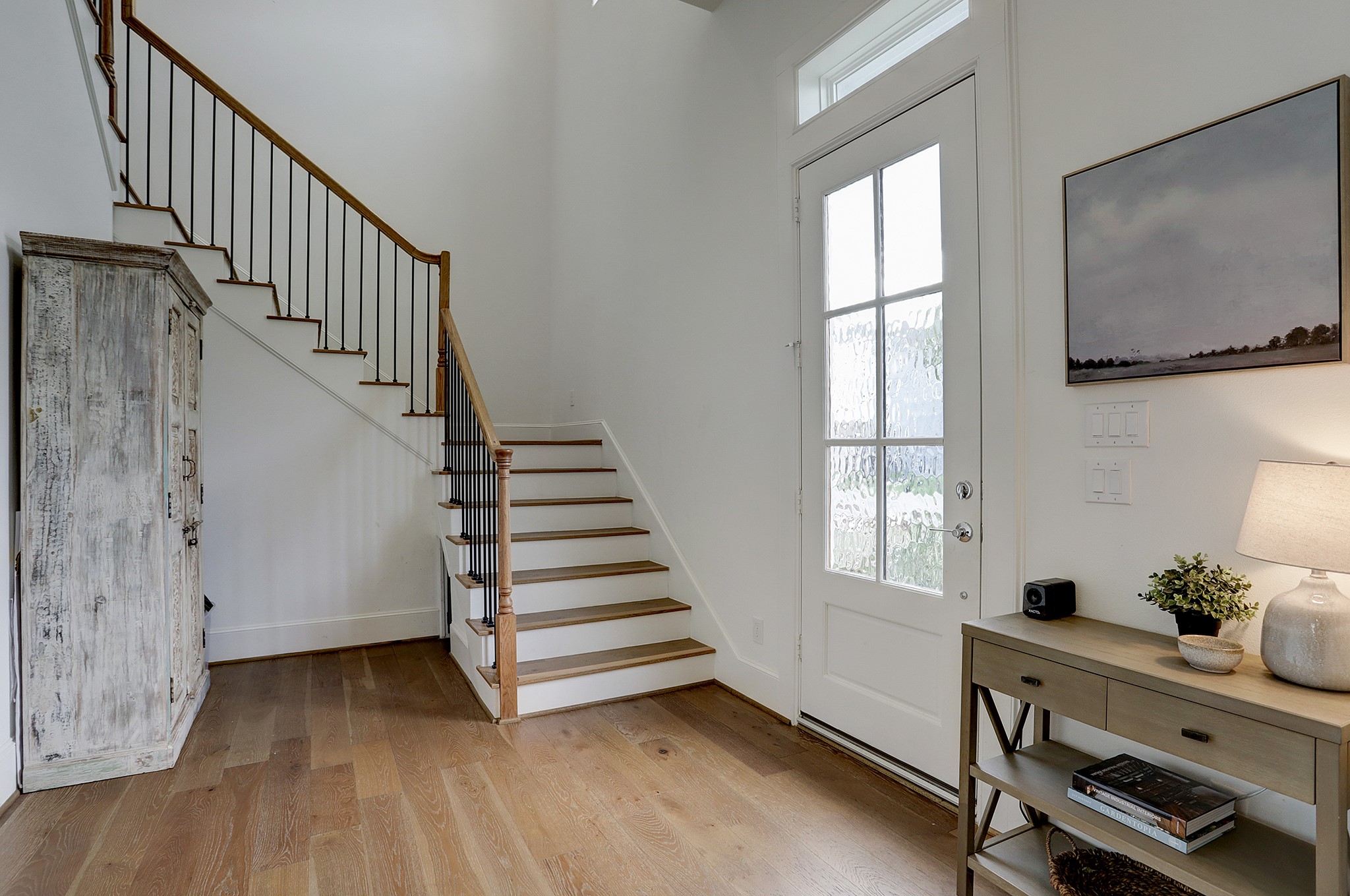 2512 Hollister Road Houston, TX 77080 - Photo 2 of 41 Formal entry with high ceilings, and transom window allowing for beautiful natural light