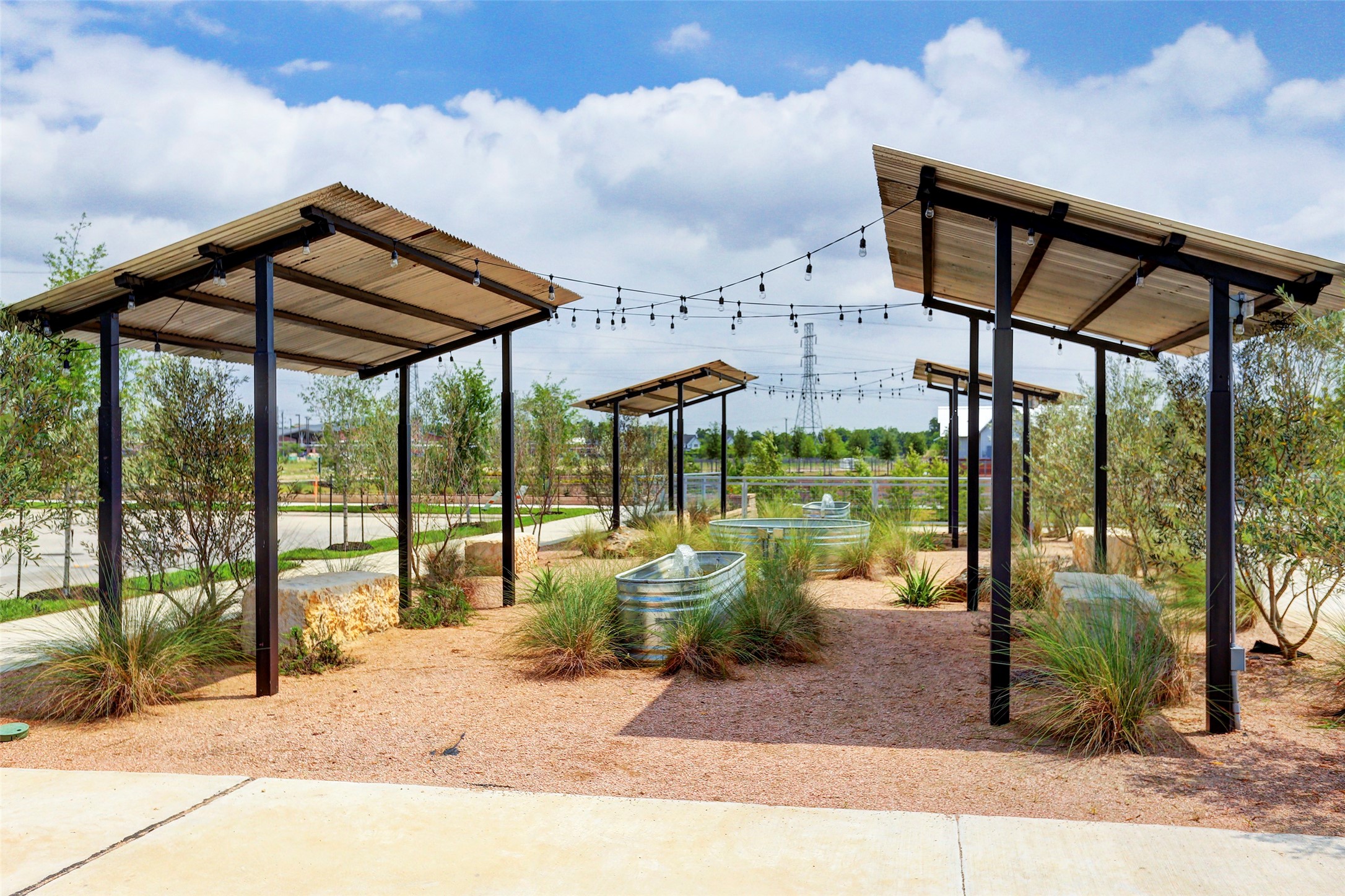 2512 Hollister Road Houston, TX 77080 - Photo 39 of 41 Fountains are located in the community areas