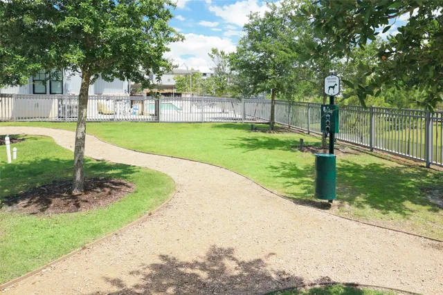 $3,500 | 2512 Hollister Road, Houston, TX 77080