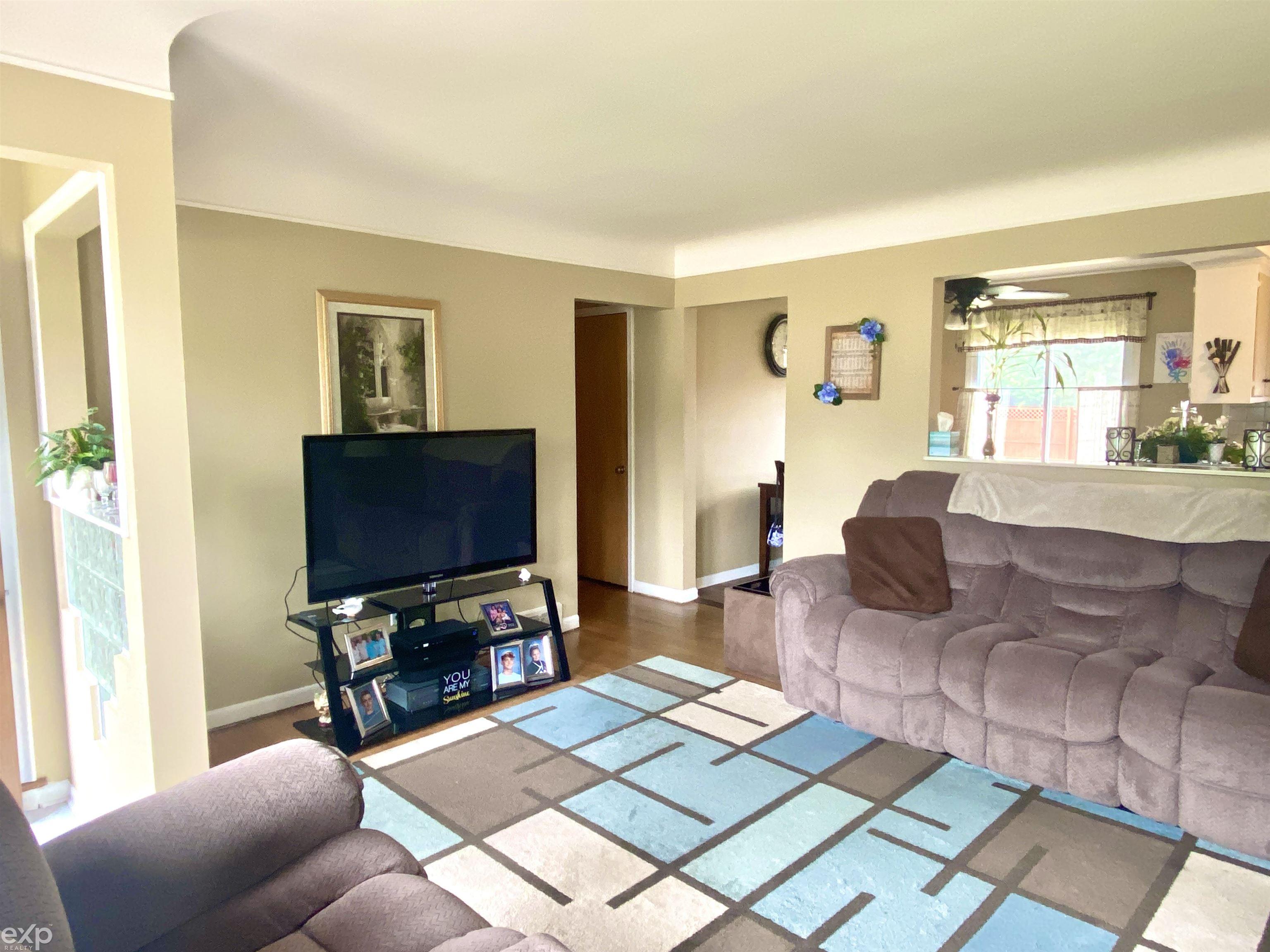 19465 Martin Road Roseville, MI 48066 - Photo 8 of 19 Gallery Image 8