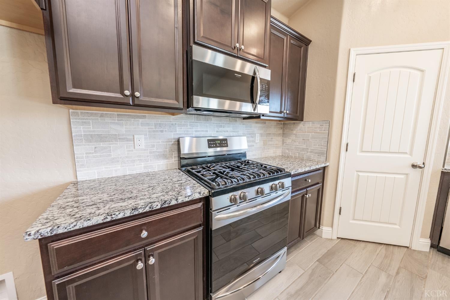 684 Strada Street Lemoore, CA 93245 - Photo 11 of 45 Gallery Image 11