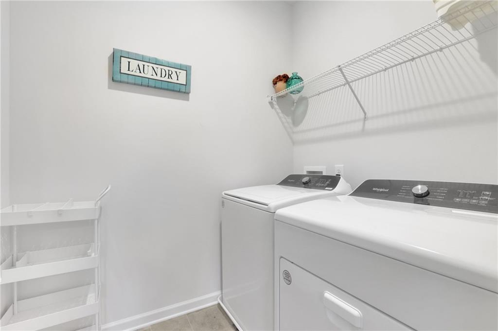 803 Dundee Way Cartersville, GA 30121 - Photo 21 of 37 a utility room with dryer and washer