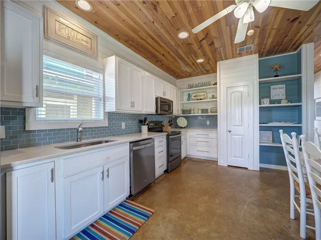 $584,900 | 2606 Eleventh Street, Unit 21, Port Aransas, TX 78373