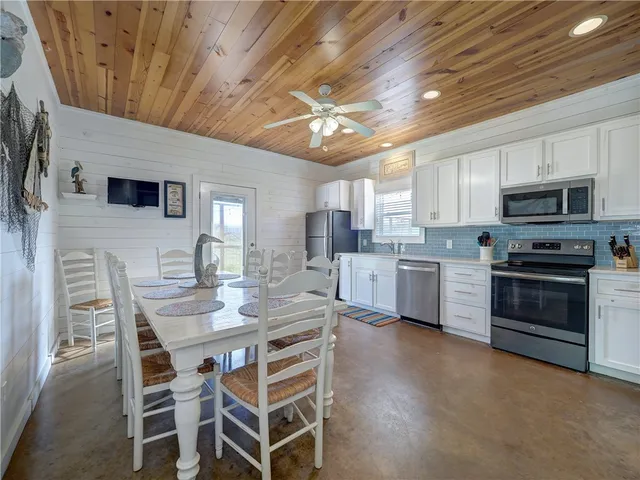 $584,900 | 2606 Eleventh Street, Unit 21, Port Aransas, TX 78373