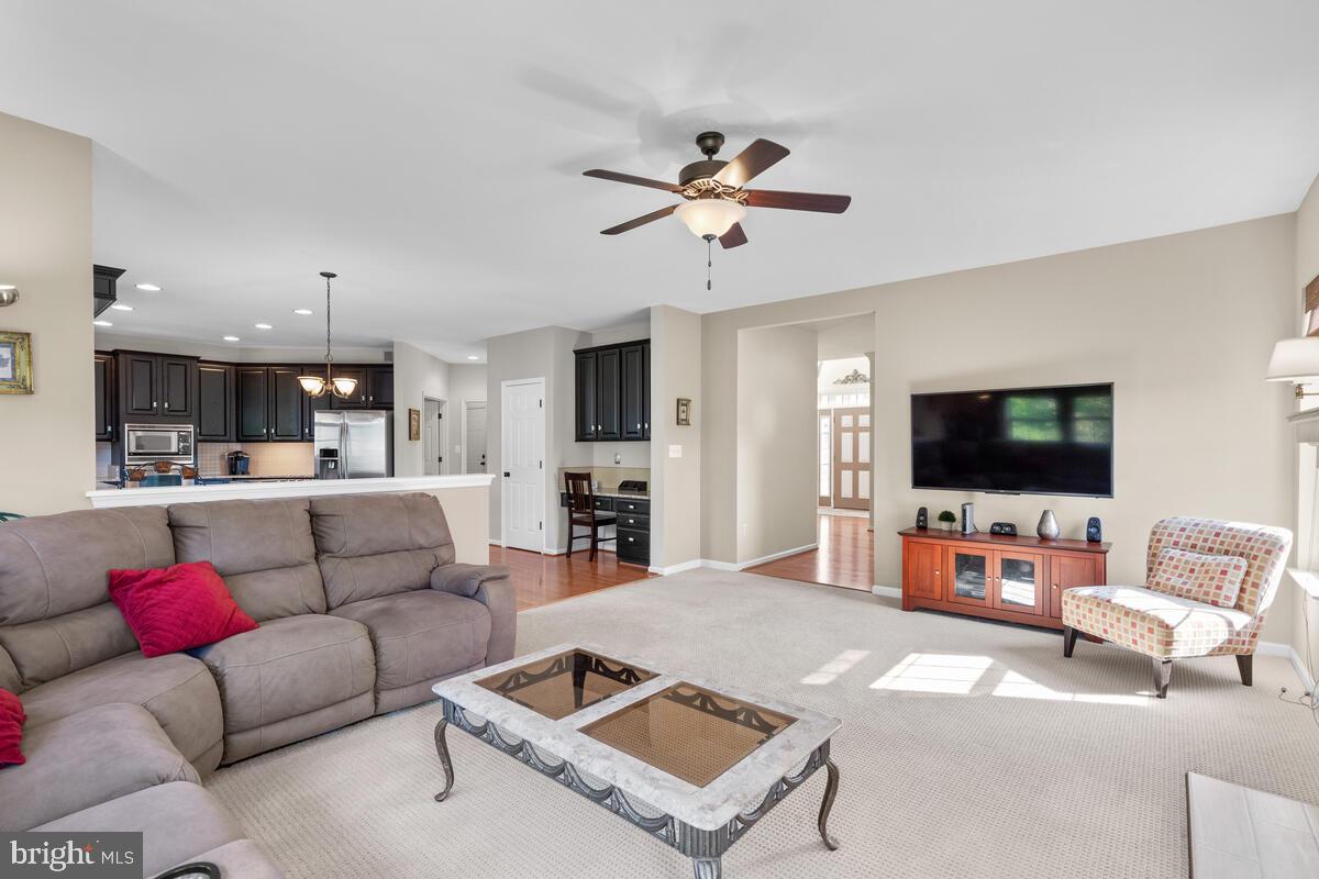 18502 Crossview Road Boyds, MD 20841 - Photo 11 of 68 Family Room Open to the Kitchen