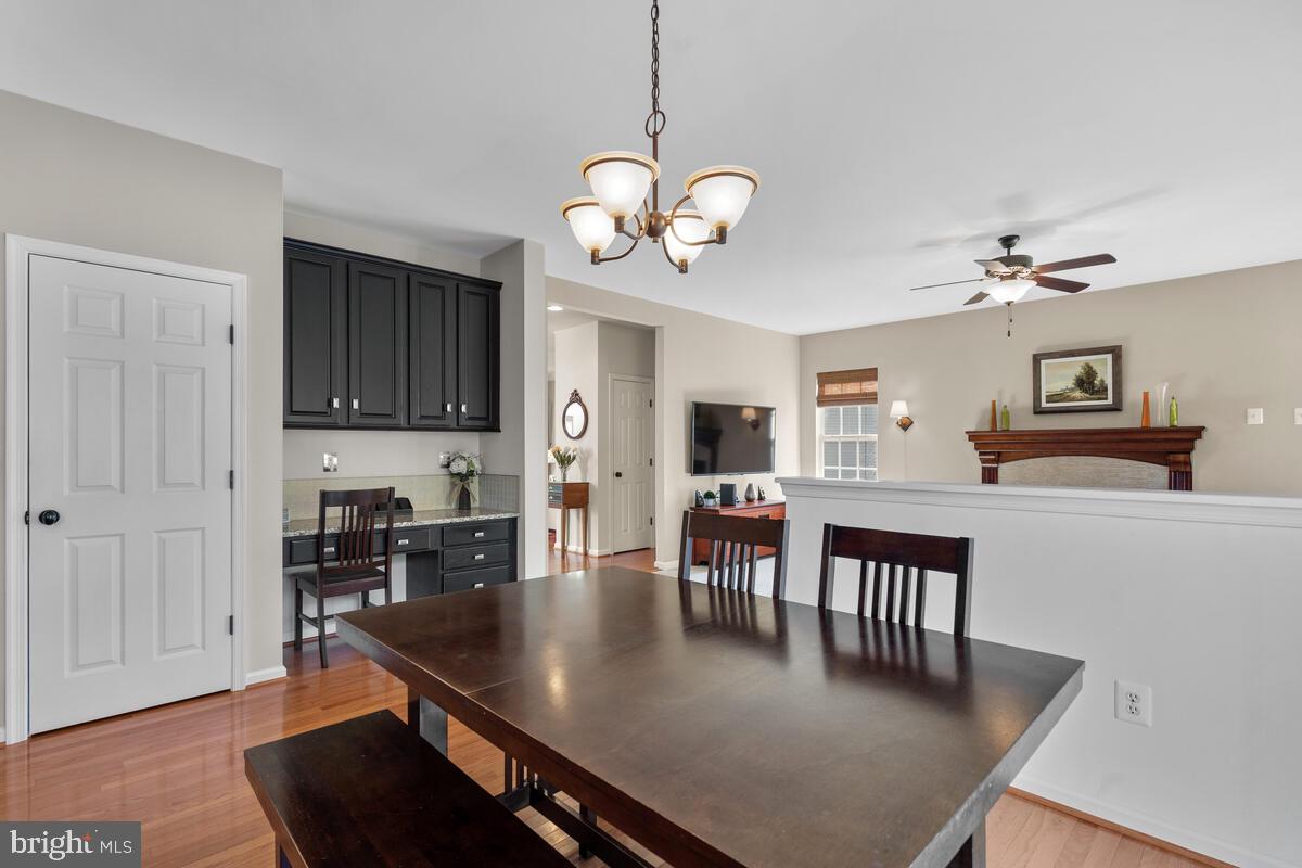 18502 Crossview Road Boyds, MD 20841 - Photo 18 of 68 Table Space Kitchen with Desk & Pantry