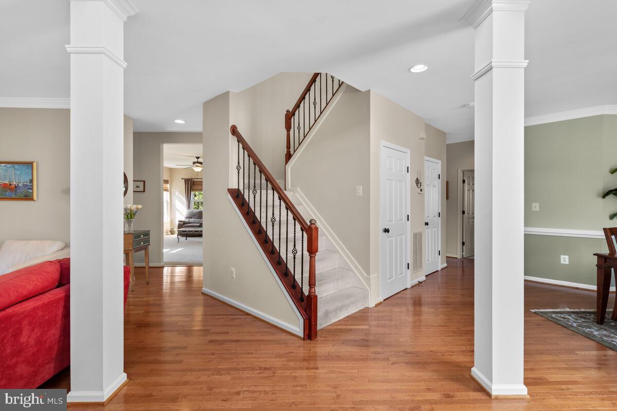 18502 Crossview Road Boyds, MD 20841 - Photo 4 of 68 Foyer
