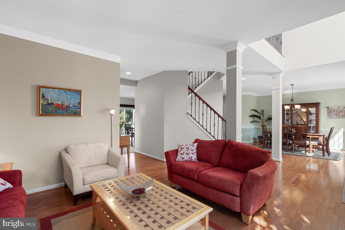18502 Crossview Road Boyds, MD 20841 - Photo 7 of 68 Living Room