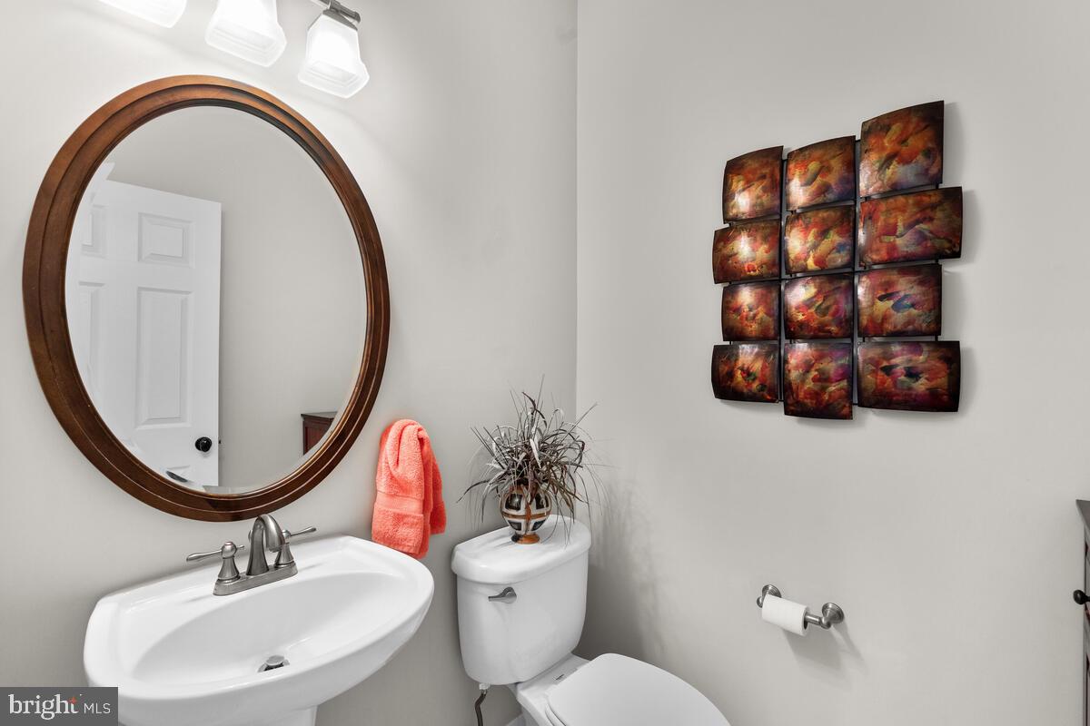 18502 Crossview Road Boyds, MD 20841 - Photo 8 of 68 Main-Level Half Bath
