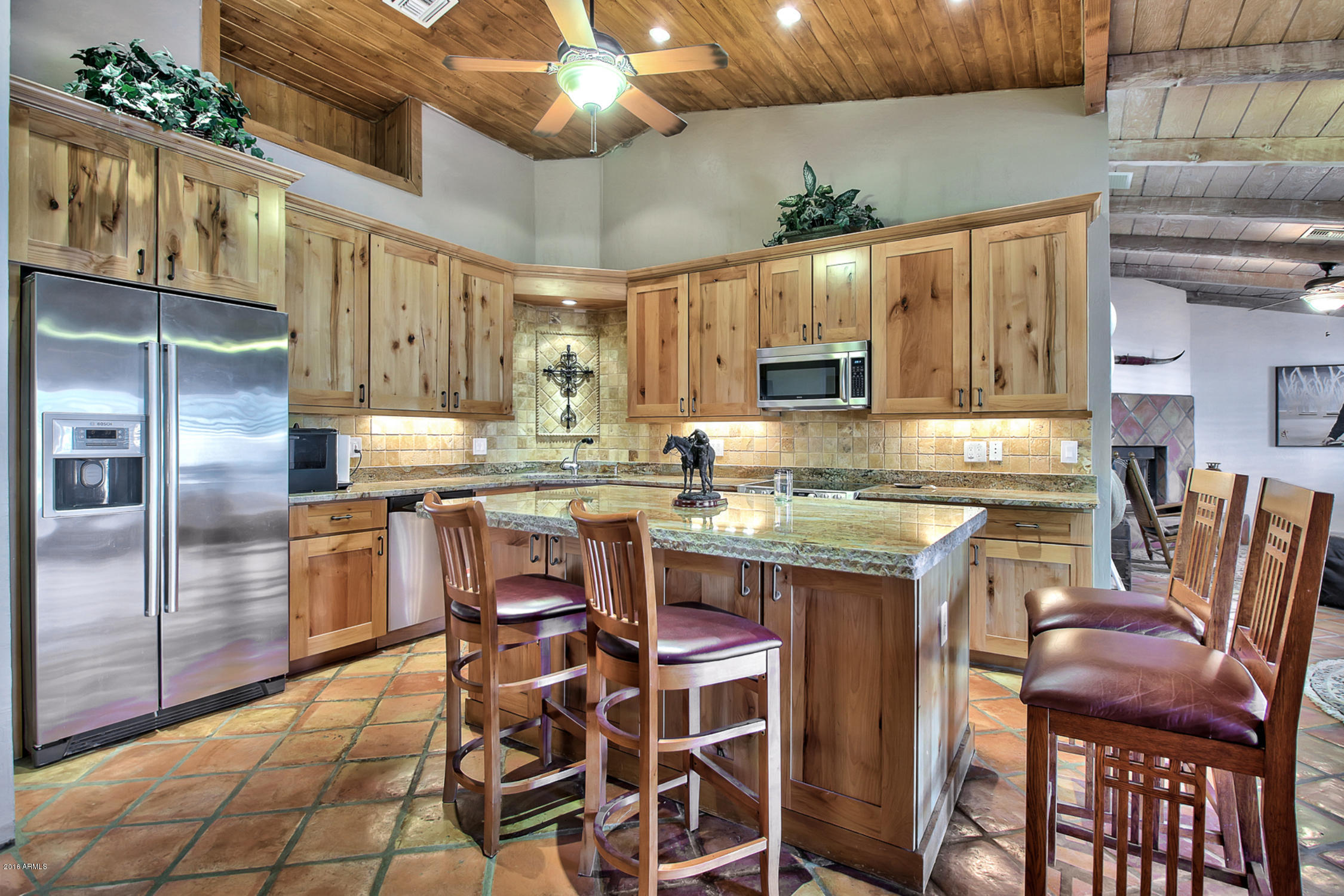 1112 East Maddock Road Phoenix, AZ 85086 - Photo 4 of 53 b Kitchen_3