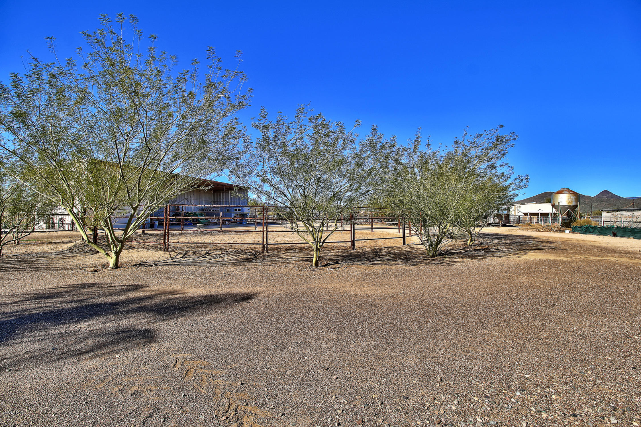 1112 East Maddock Road Phoenix, AZ 85086 - Photo 49 of 53 round pen