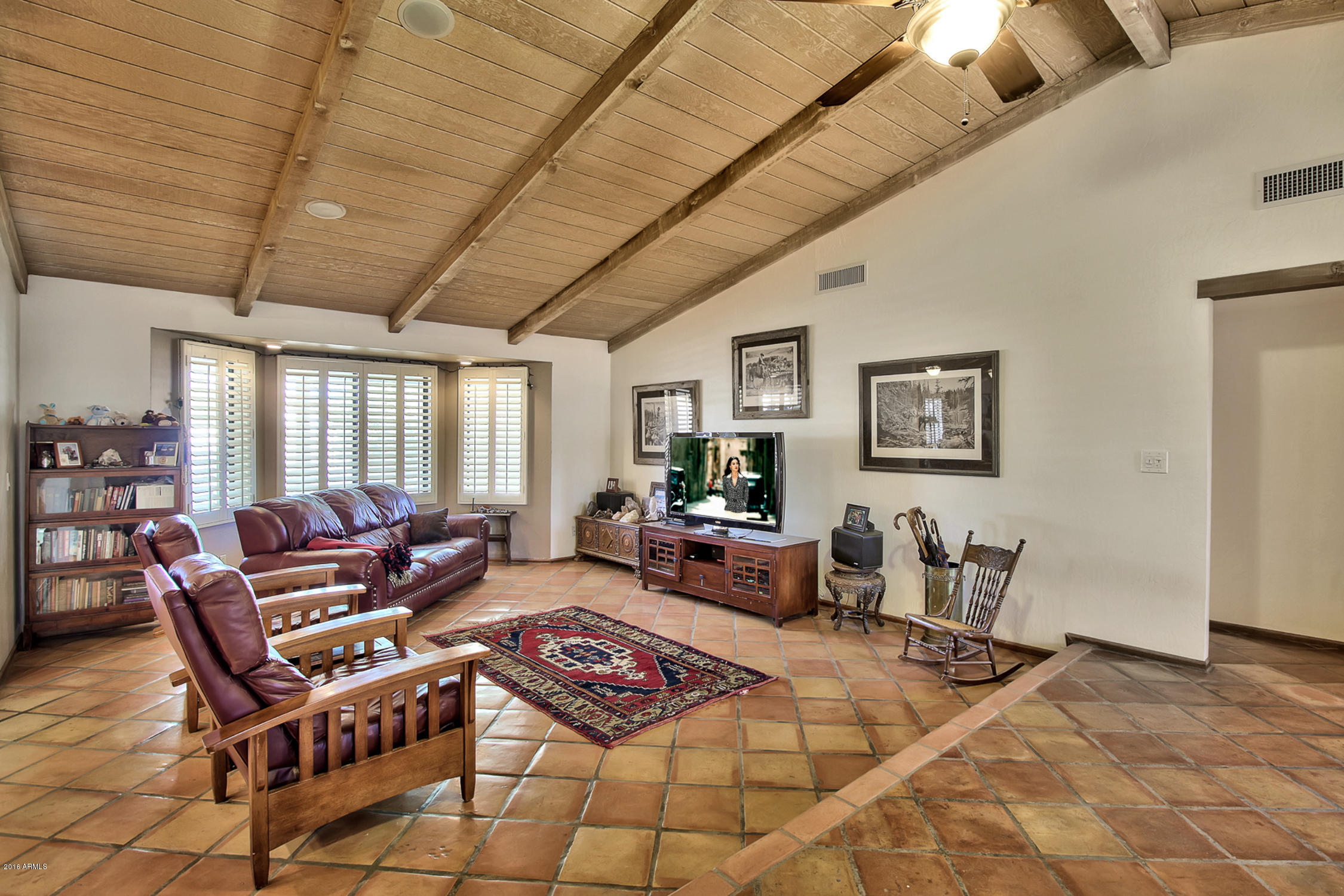 1112 East Maddock Road Phoenix, AZ 85086 - Photo 6 of 53 a Living_Room