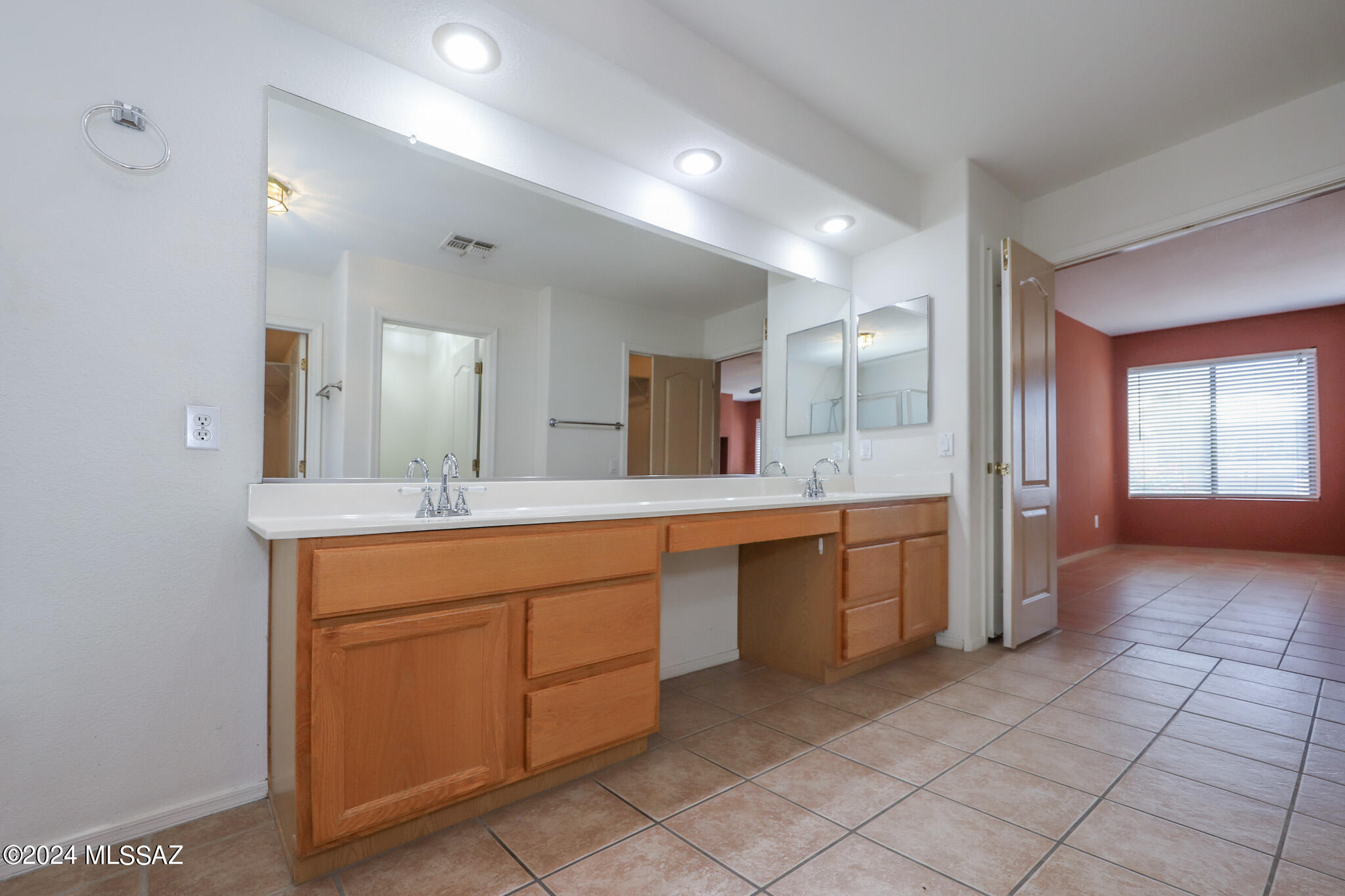 831 South Rincon Rising Road Tucson, AZ 85748 - Photo 13 of 33 Primary bathroom