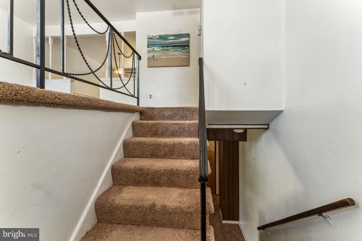 8703 Canberra Drive Clinton, MD 20735 - Photo 3 of 38