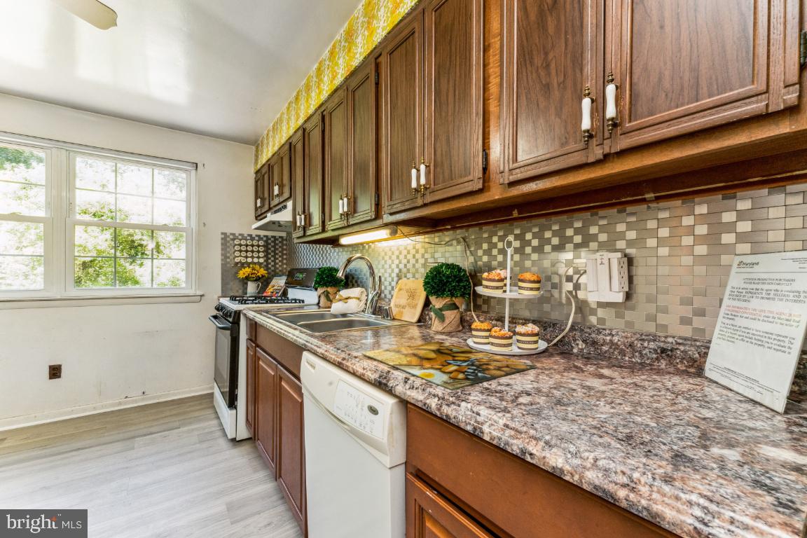 8703 Canberra Drive Clinton, MD 20735 - Photo 7 of 38