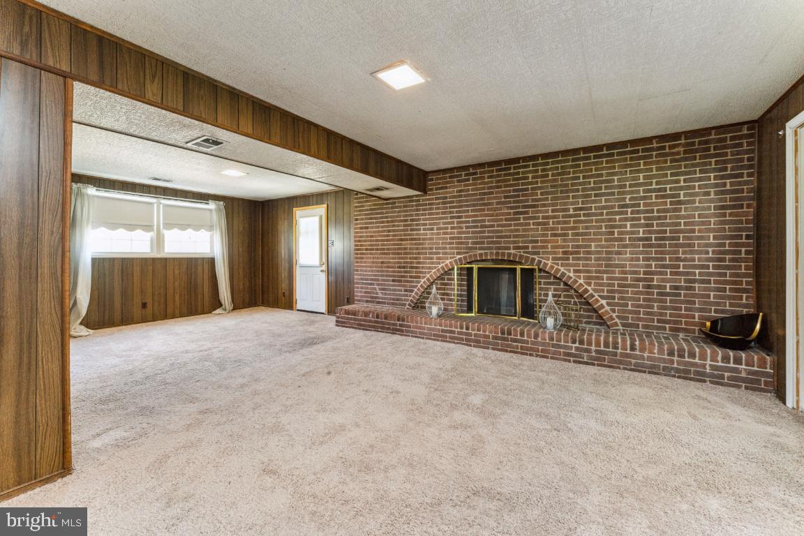 8703 Canberra Drive Clinton, MD 20735 - Photo 9 of 38