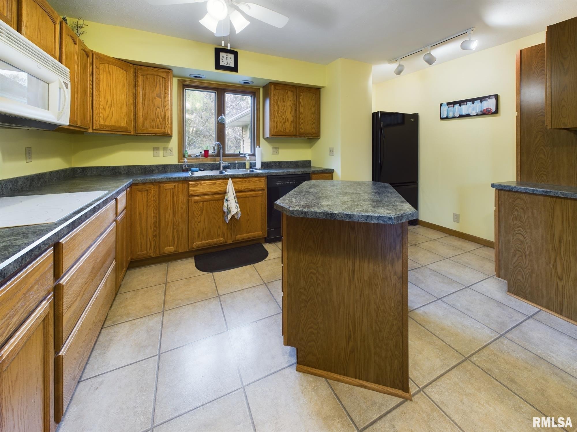 7936 Gooseberry Lane Springfield, IL 62707 - Photo 5 of 26 Gallery Image 5