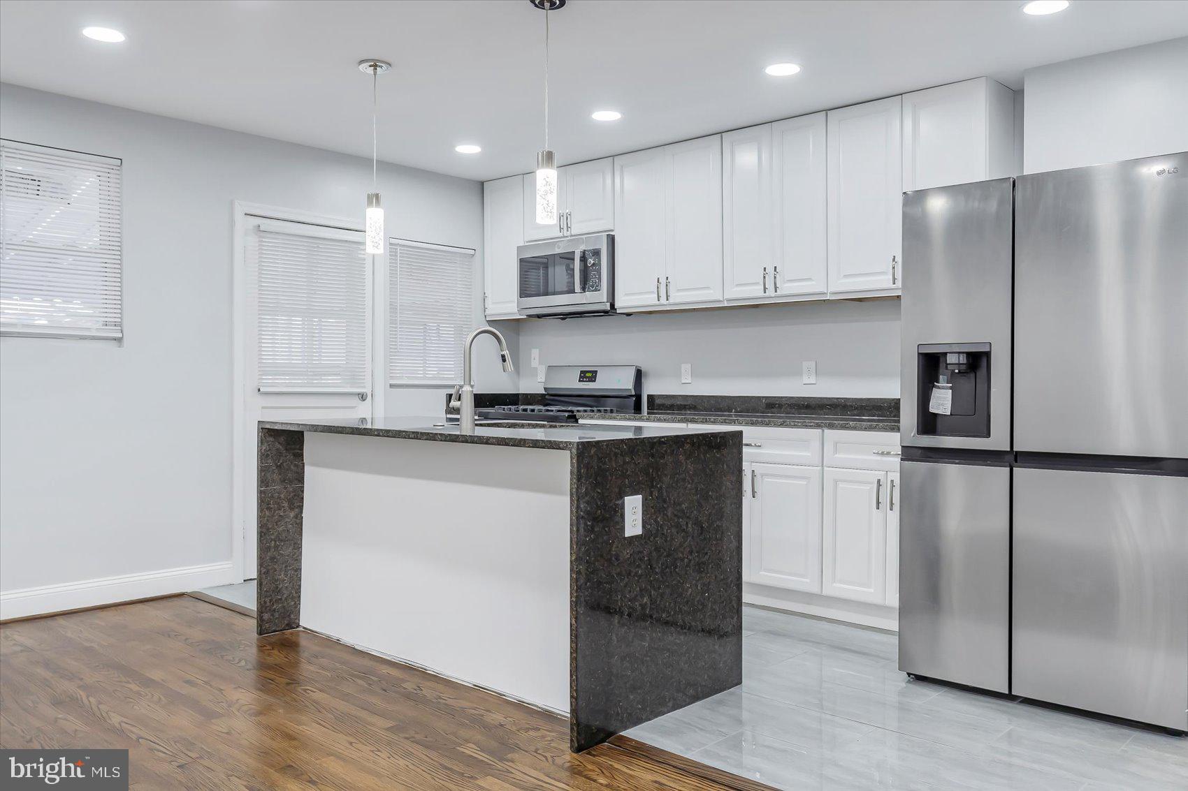 4929 West Hills Road Baltimore, MD 21229 - Photo 7 of 44