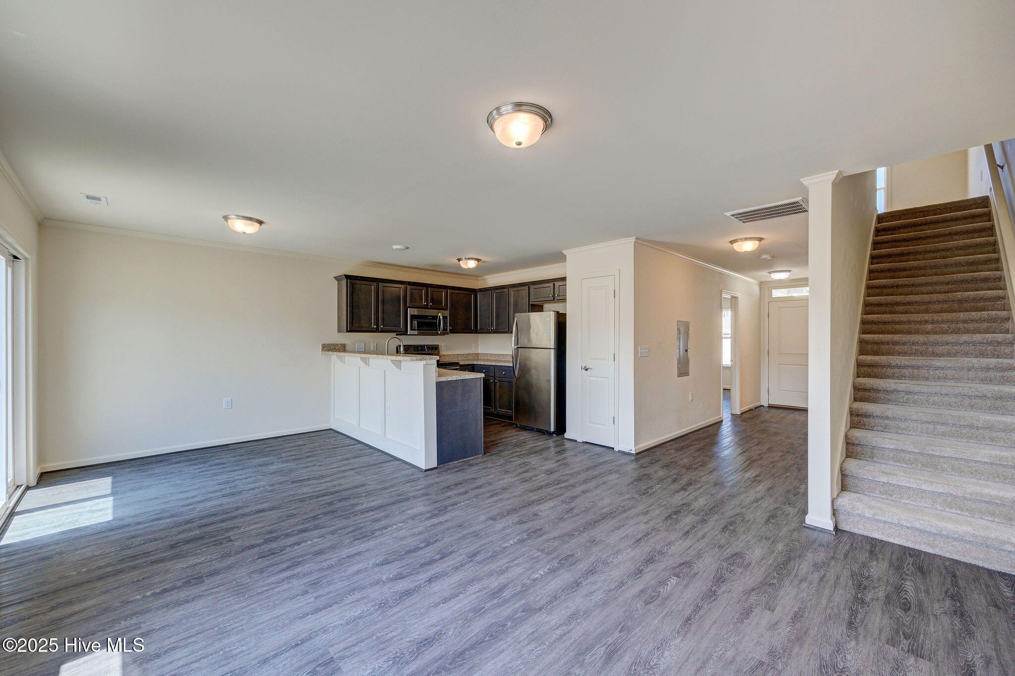 444 Sullivan Loop Road Midway Park, NC 28544 - Photo 4 of 15 444SullivanLoopRoad-21