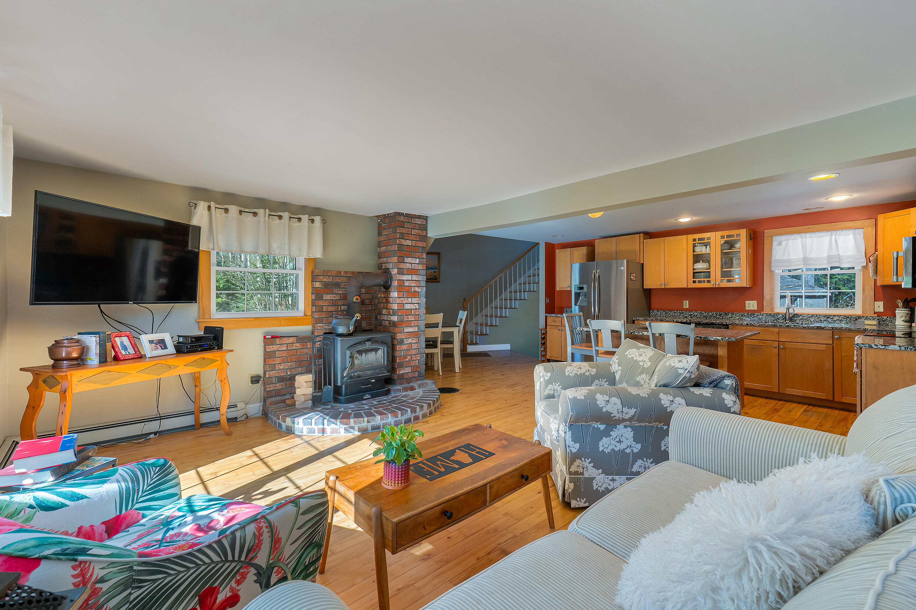 93 Ash Swamp Road Scarborough, ME 04074 - Photo 8 of 49 Living Room 2