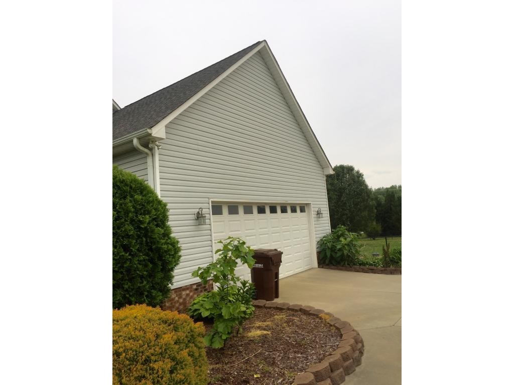 1708 Johnson Road Burlington, NC 27217 - Photo 3 of 24 Gallery Image 3