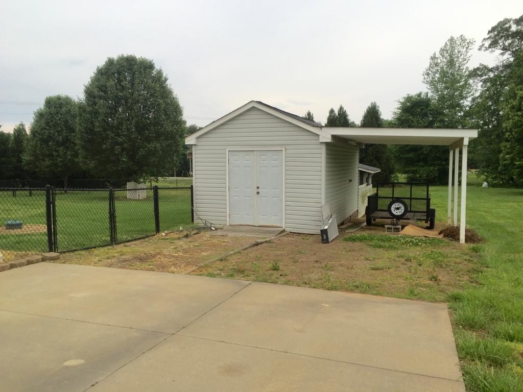 1708 Johnson Road Burlington, NC 27217 - Photo 4 of 24 Gallery Image 4