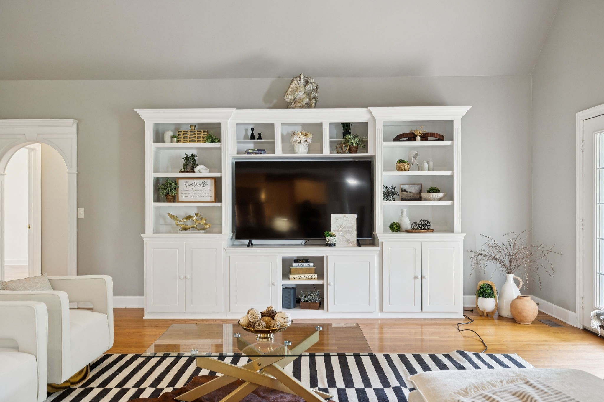 1387 Floyd Road Eagleville, TN 37060 - Photo 23 of 100 a living room with furniture and a flat screen tv