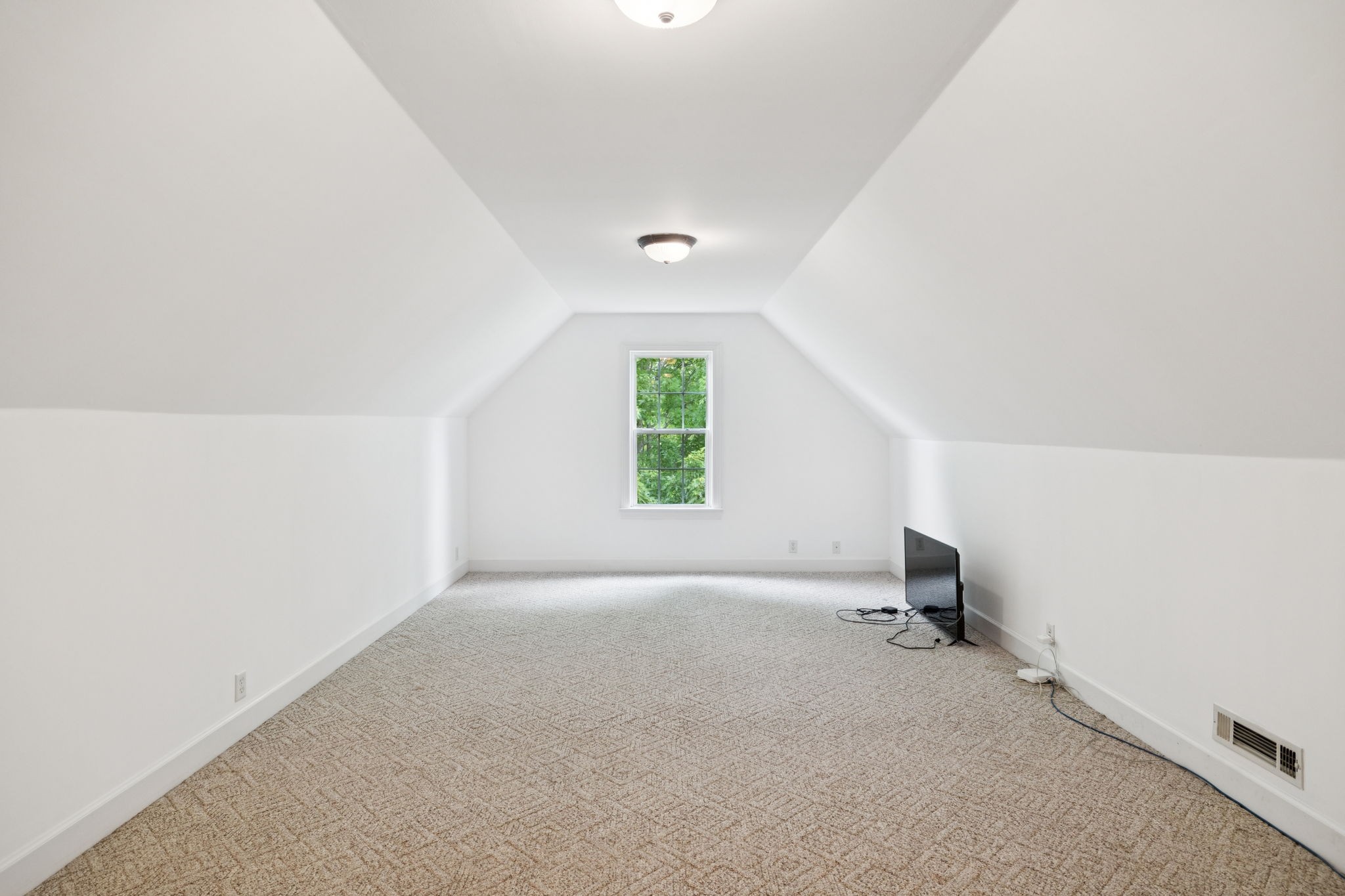 1387 Floyd Road Eagleville, TN 37060 - Photo 57 of 100 an empty room with windows