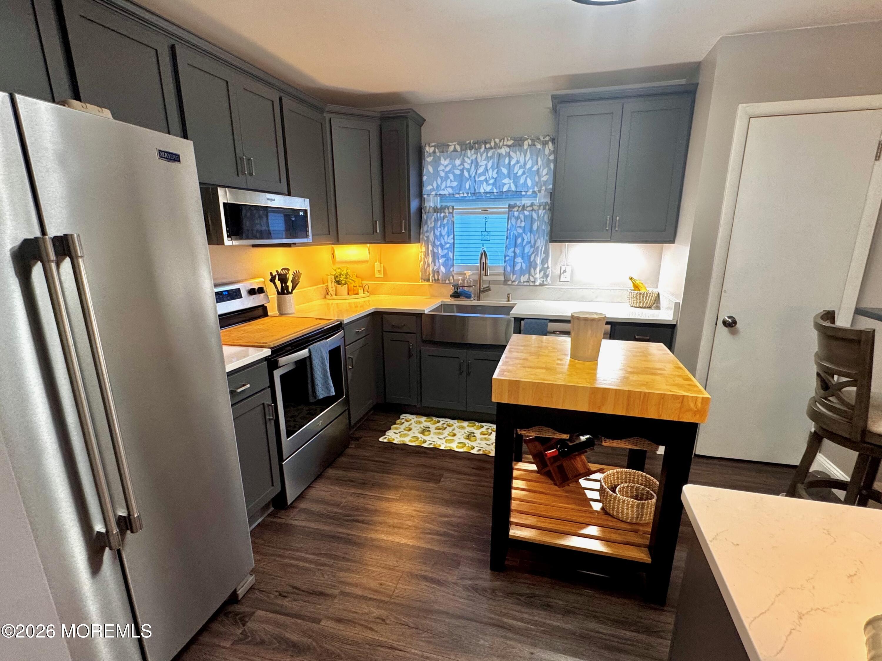 28 Dogwood Road Manahawkin, NJ 08050 - Photo 11 of 32 IMG_1964