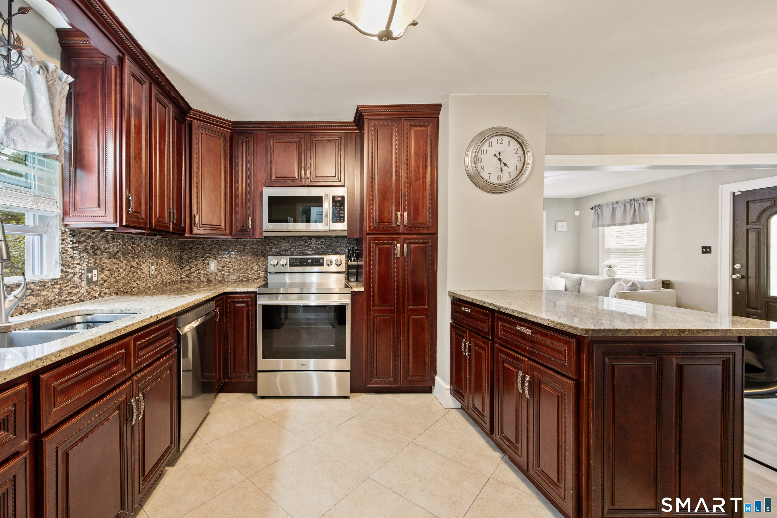 106 Country Club Road Middlebury, CT 06762 - Photo 4 of 38 Gallery Image 4