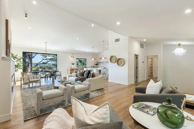 $2,949,000 | 559 East Spring Street, Napa, CA 94559