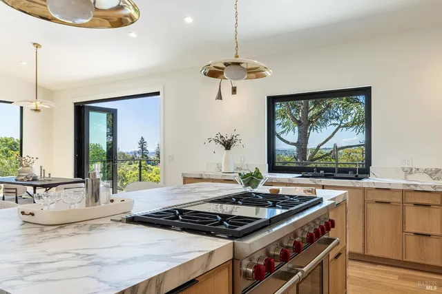 $2,949,000 | 559 East Spring Street, Napa, CA 94559