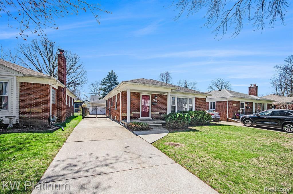 1855 Prestwick Road Grosse Pointe Woods, MI 48236 - Photo 20 of 21 Gallery Image 20