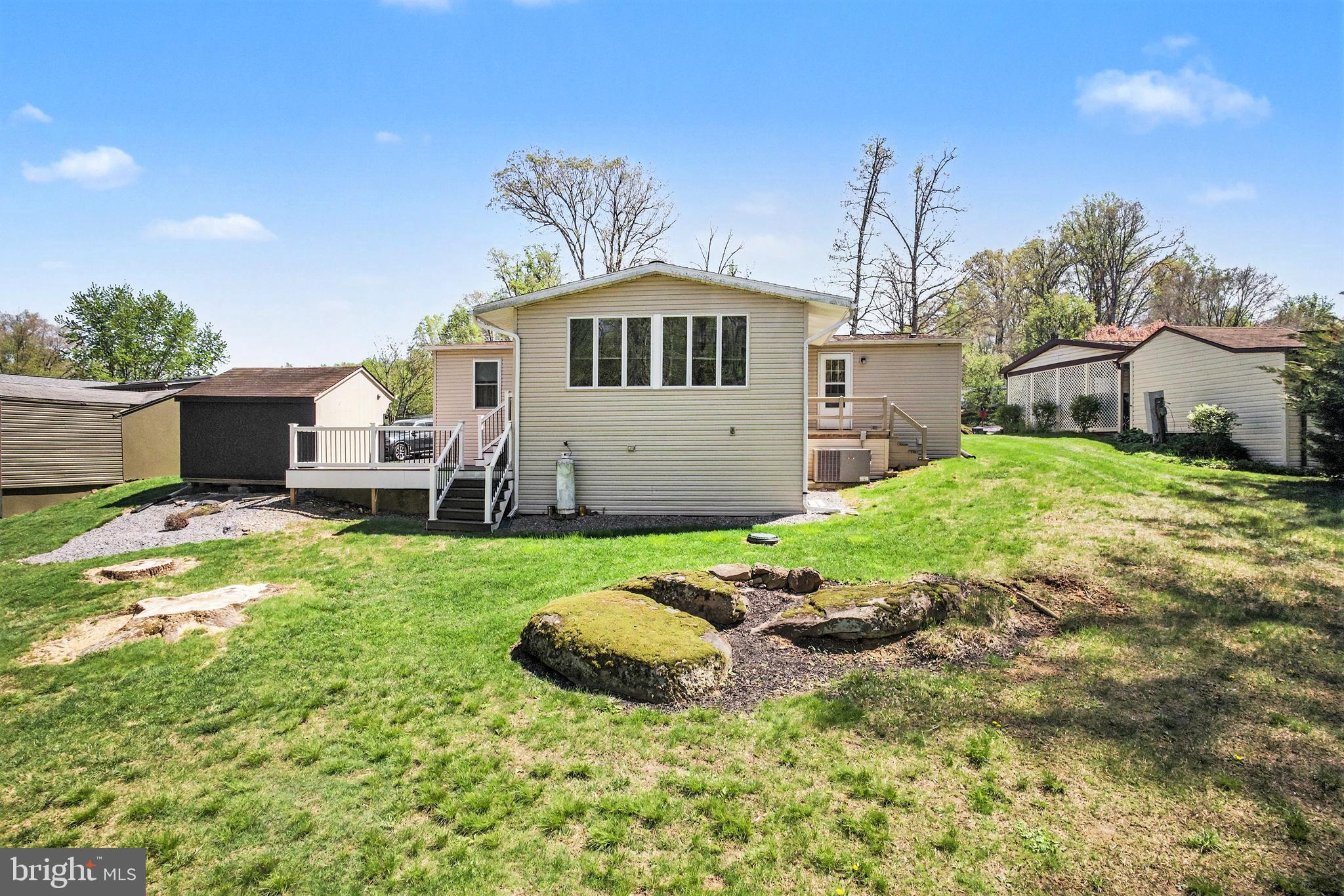 220 Maple Avenue Manheim, PA 17545 - Photo 8 of 30